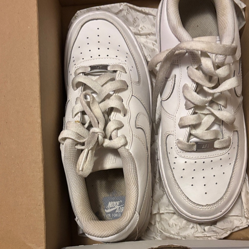 Nike Kids White Air Force 1 Sneakers